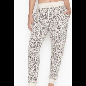 NEW Victoria Secret Cotton Fleece Mid Rise Jogger XXL BNIP  Light Leopard SEALED